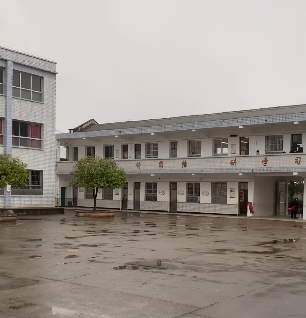 韶山最古老学校之一，石屏学校的两个辉煌年代