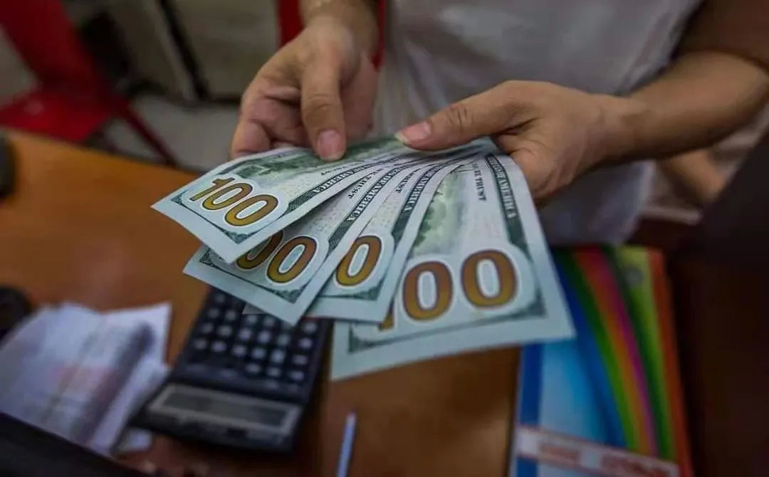 缅甸曼德勒翡翠市场淼淼珠宝,缅甸曼德勒翡翠市场成品100万手镯