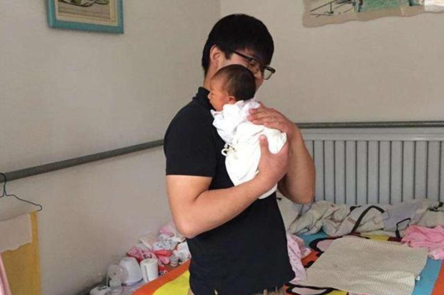 宝宝吐奶怎么解决最快最有效,宝宝吐奶怎么办最有效方法