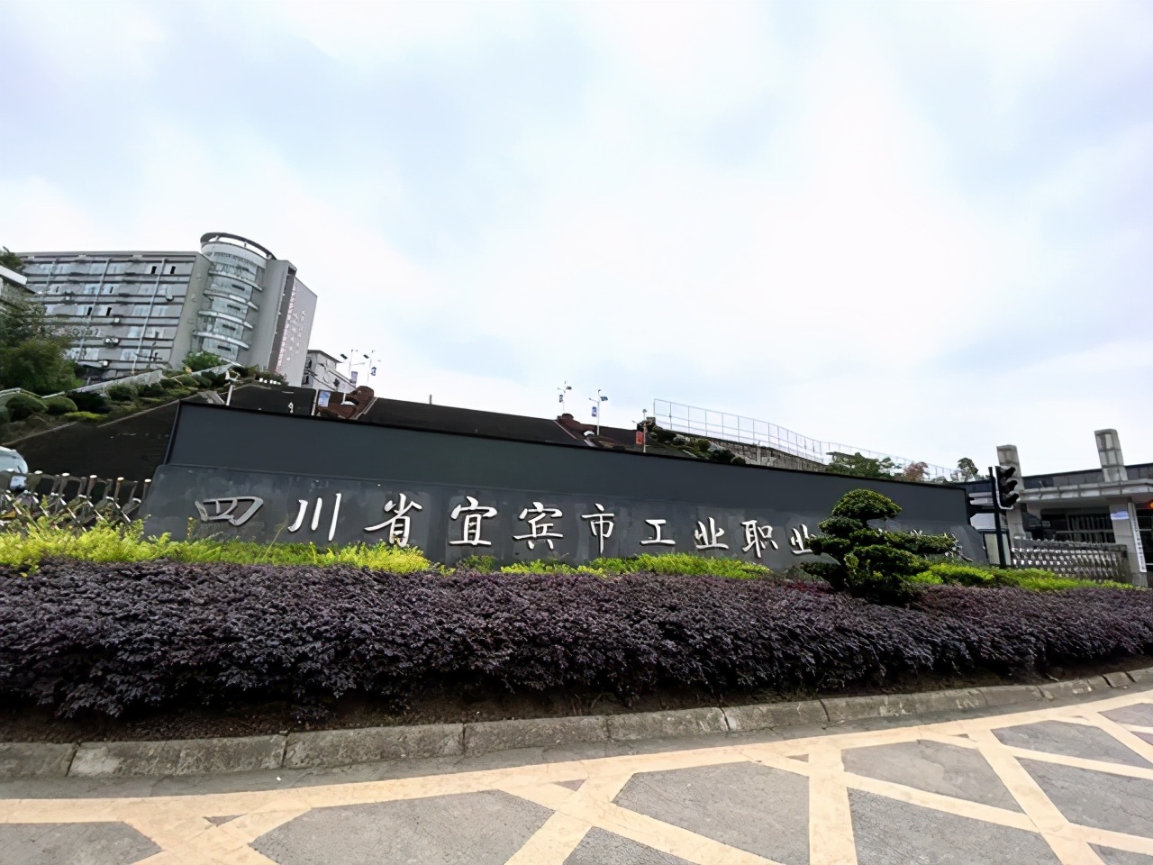 临江大盘，龙湖物业！评测中铁·卓越城，是否真改善？