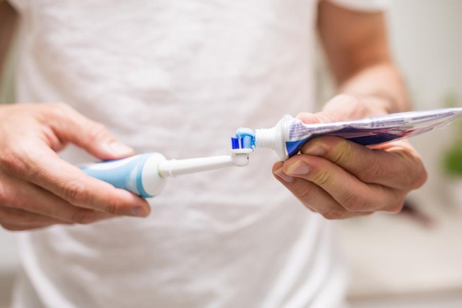 飞利浦声波震动牙刷年末送礼,飞利浦钻石亮白智能声波牙刷