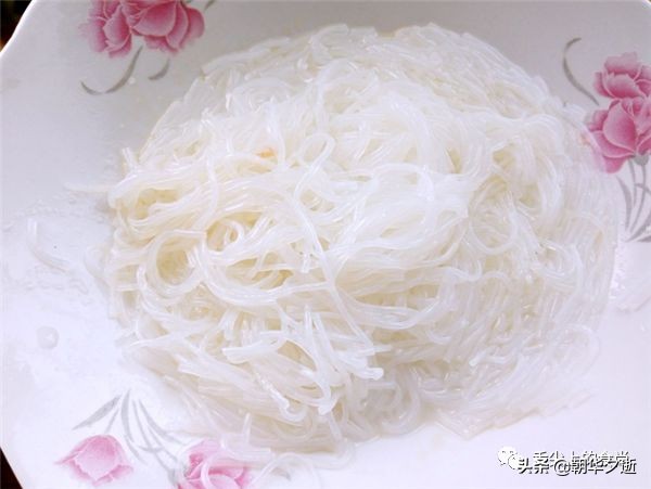 炒粉丝的最好方法,炒粉丝怎么炒粉丝不坨不粘锅