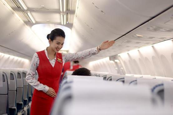 美丽空姐、微笑服务、民族服饰，最具特色航空公司：昆明航空