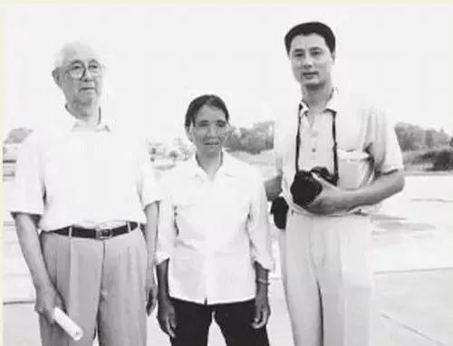 70年前，宝应“大辫子姑娘”留下一张背影照，载进人民海军的历史