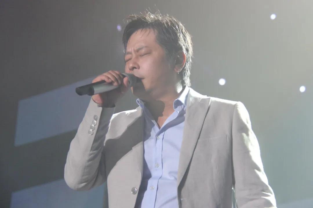 张国荣死时来道别的所有明星名单,张国荣逝世20周年纪念照片