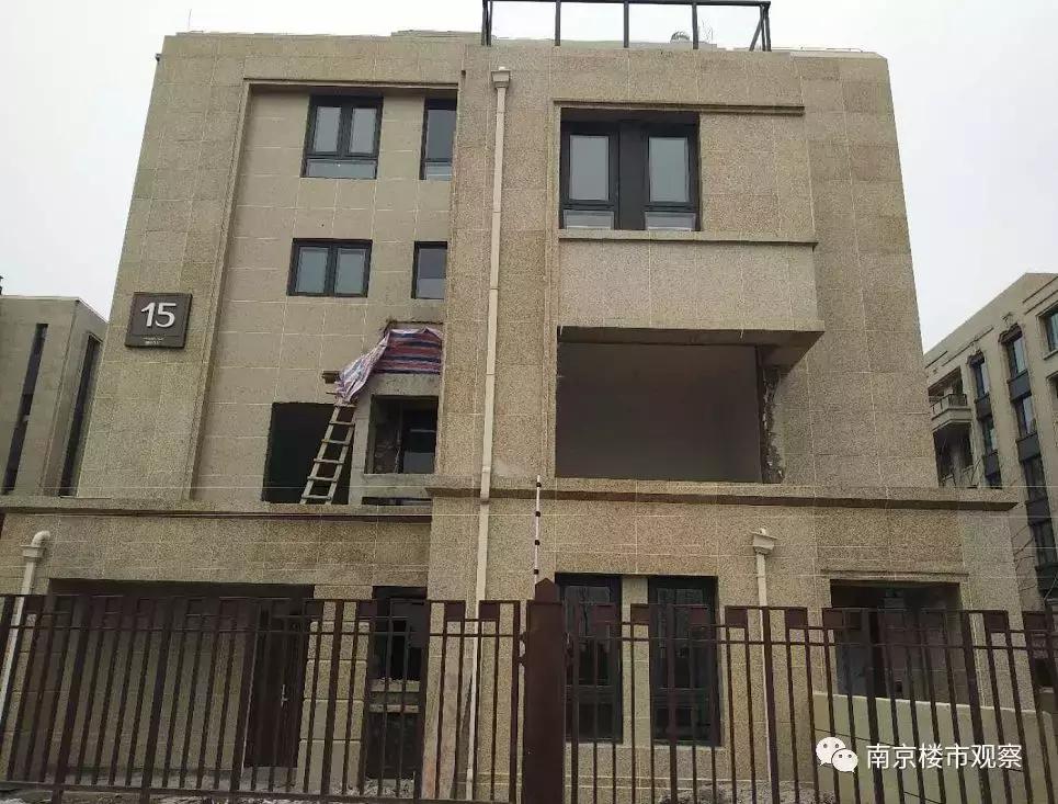 10盘迎来交付大考，实景谍照流出！这品质…