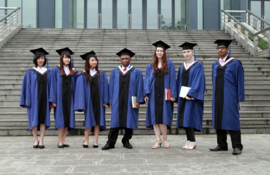 留学生回国工作被歧视,留学生回国应该被指责吗