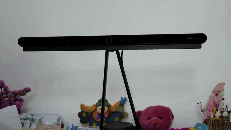 练习钢琴光线不足会伤眼,实测“明基专业钢琴灯”