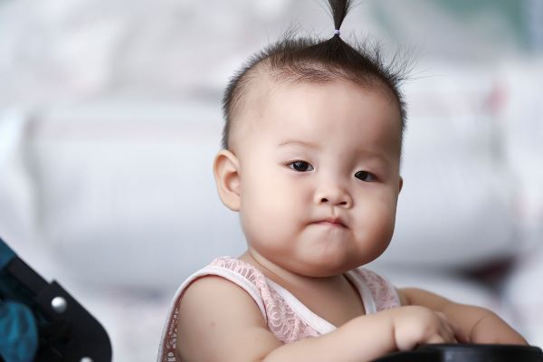 妈,为啥咱家没别墅?,聪明的父母都这么答:孩子自信更懂事