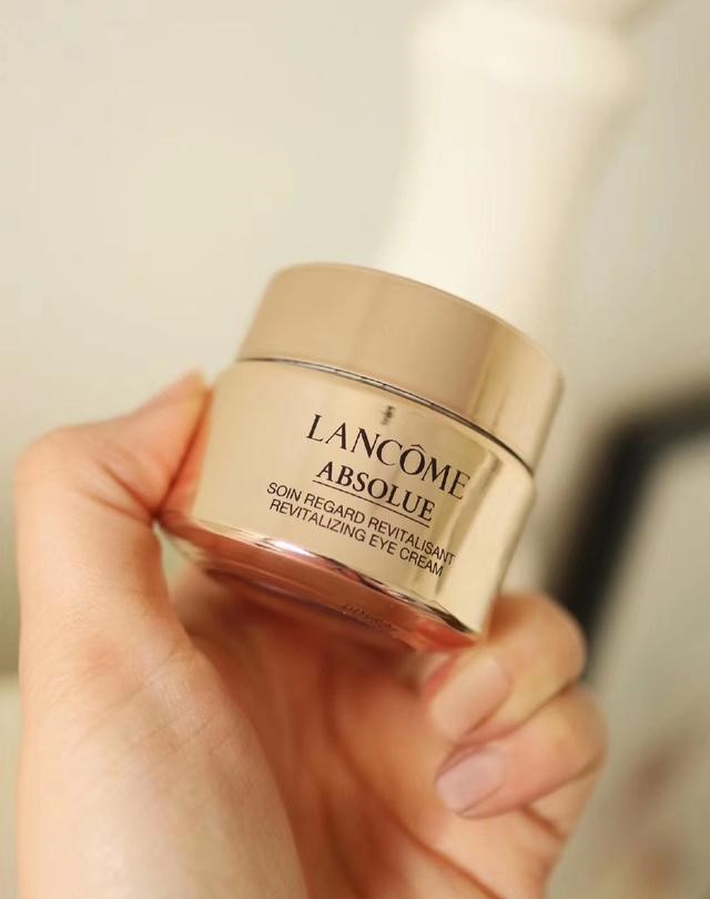 兰蔻与雅诗兰黛眼霜哪个淡纹,雅诗兰黛和兰蔻眼霜哪个淡纹好