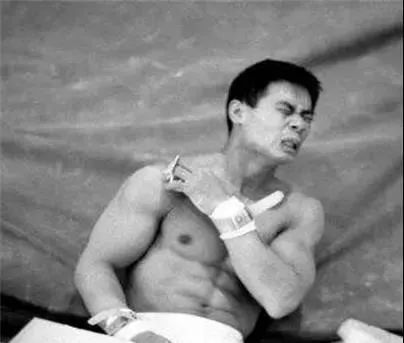 鞋价暴涨31倍，*疆新**棉事件之后的李宁，是如何应对质疑再翻身的？