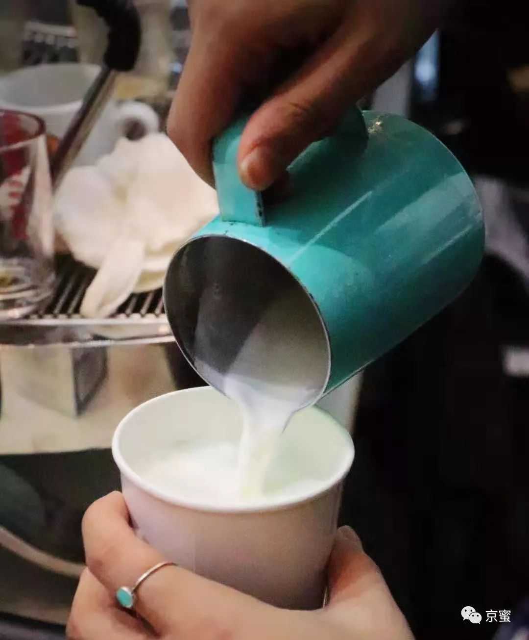 红楼藏书楼飘来咖啡香，是久违的A.omen奶·粉｜福利