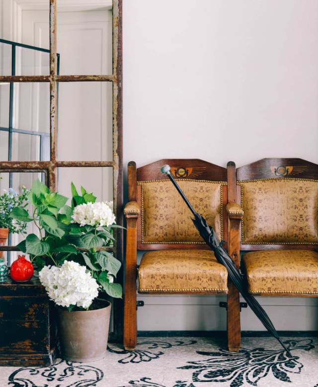 消失6年后,张静初单身生活首曝光!独居大House,与满屋破烂作伴