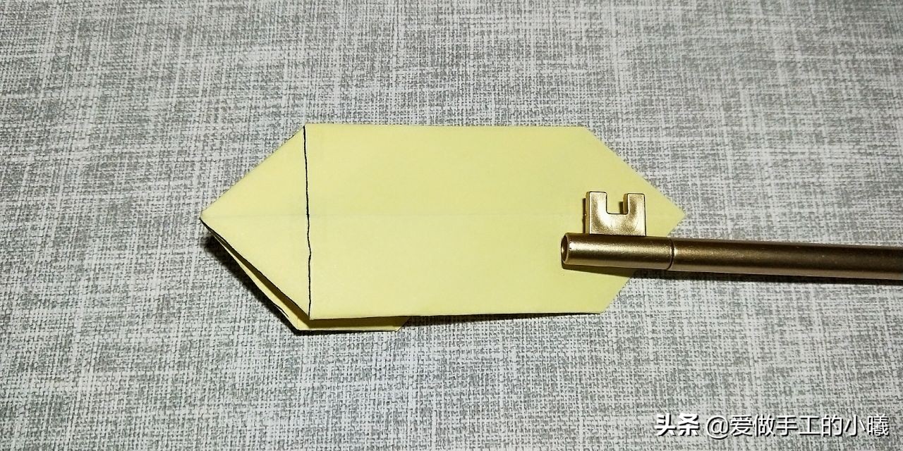 最简单的折纸金刚狼爪教程,用折纸折金刚狼爪