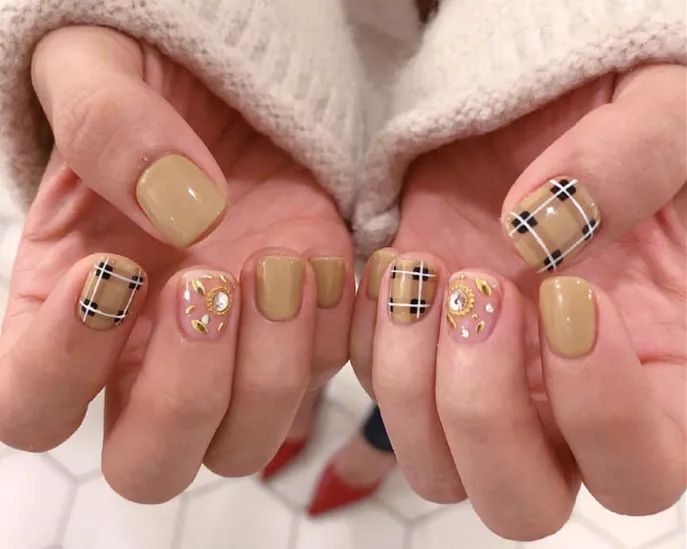 超级短指甲可爱显白简单自己做,短指甲女生的必备指甲图