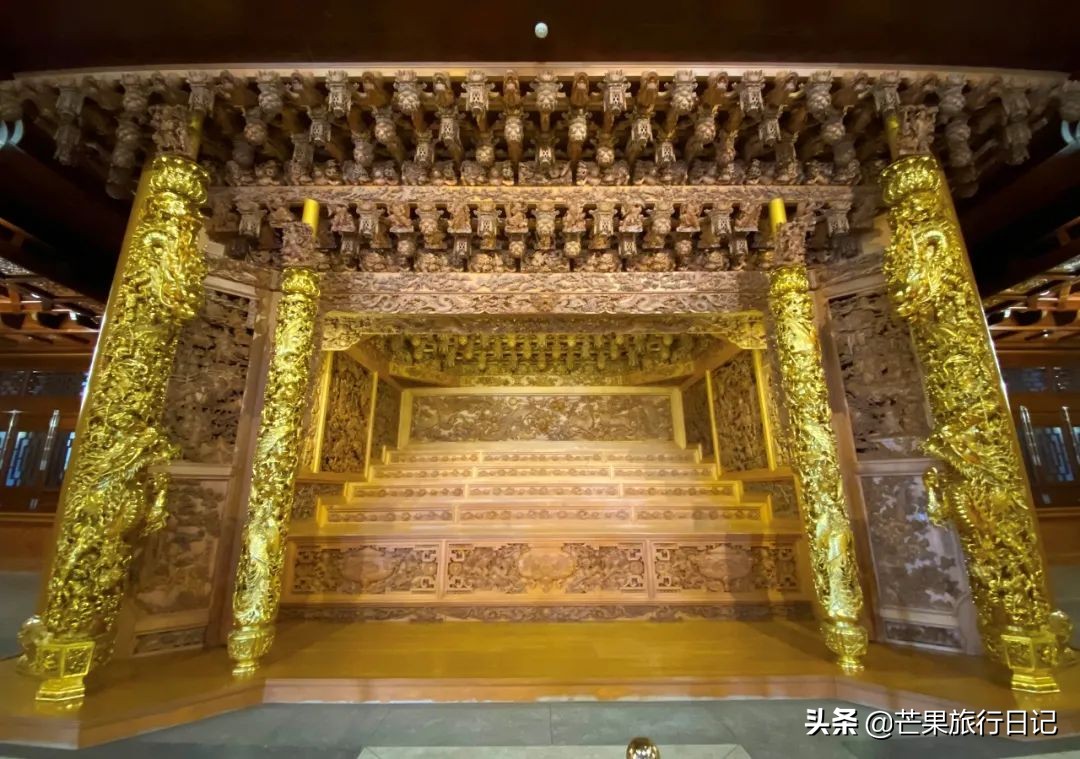 广西“布达拉宫”,据说台湾富商花30亿,用8000工人才建成