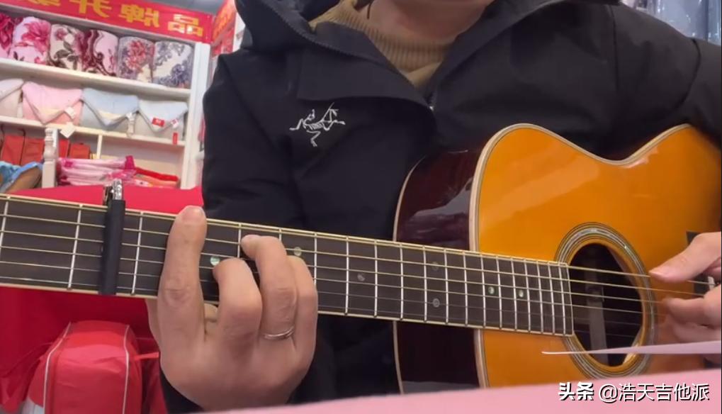 吉他零基础学多久可以弹好,零基础开始学吉他多久才能弹唱