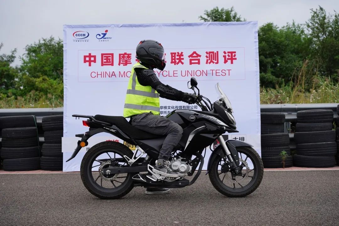 本田新大洲cbf190x摩旅,新大洲本田cbf190r对比豪爵nk150