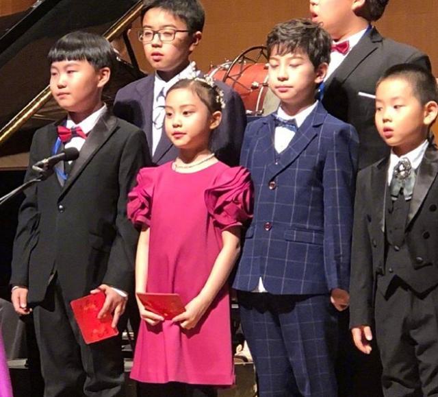 甜馨整容式长大越来越有气质,有一种整容叫甜馨女汉子