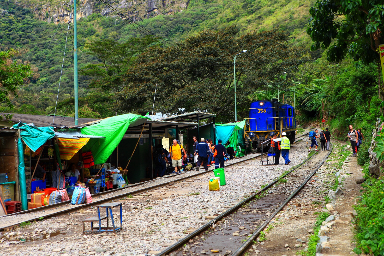 世界奇迹马丘比丘，百公里火车票超200，各国游客却说：不贵