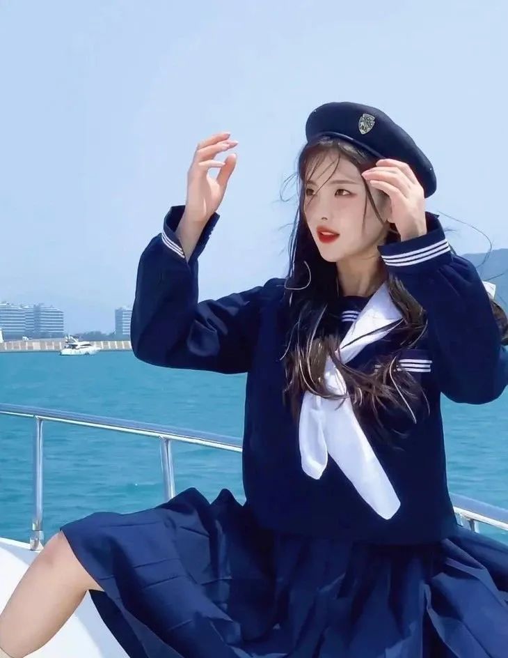 jk女团杨超越,jk杨超越同款