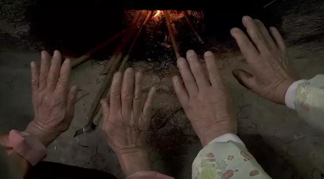 韩国最感人的爱情影片,感人催泪片段韩国纪录片