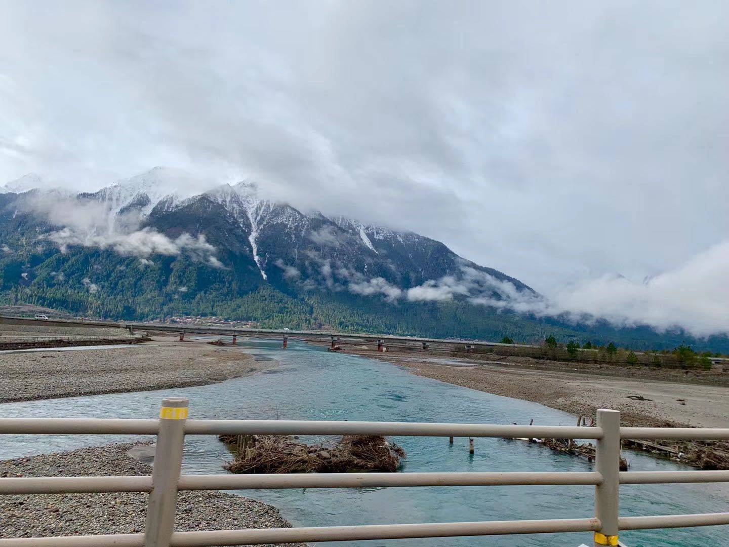 成都租丰田陆地巡洋舰去拉萨,这车行吗？