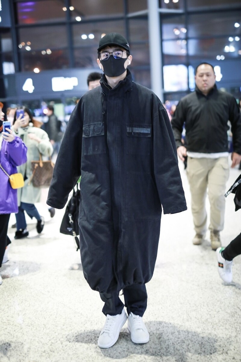 刘昊然身材修长,刘昊然净身高有185吗