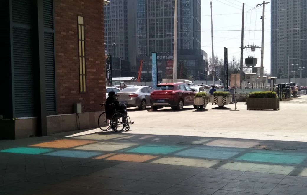 关门转让实体店,徐州商场撤场不让撤怎么办