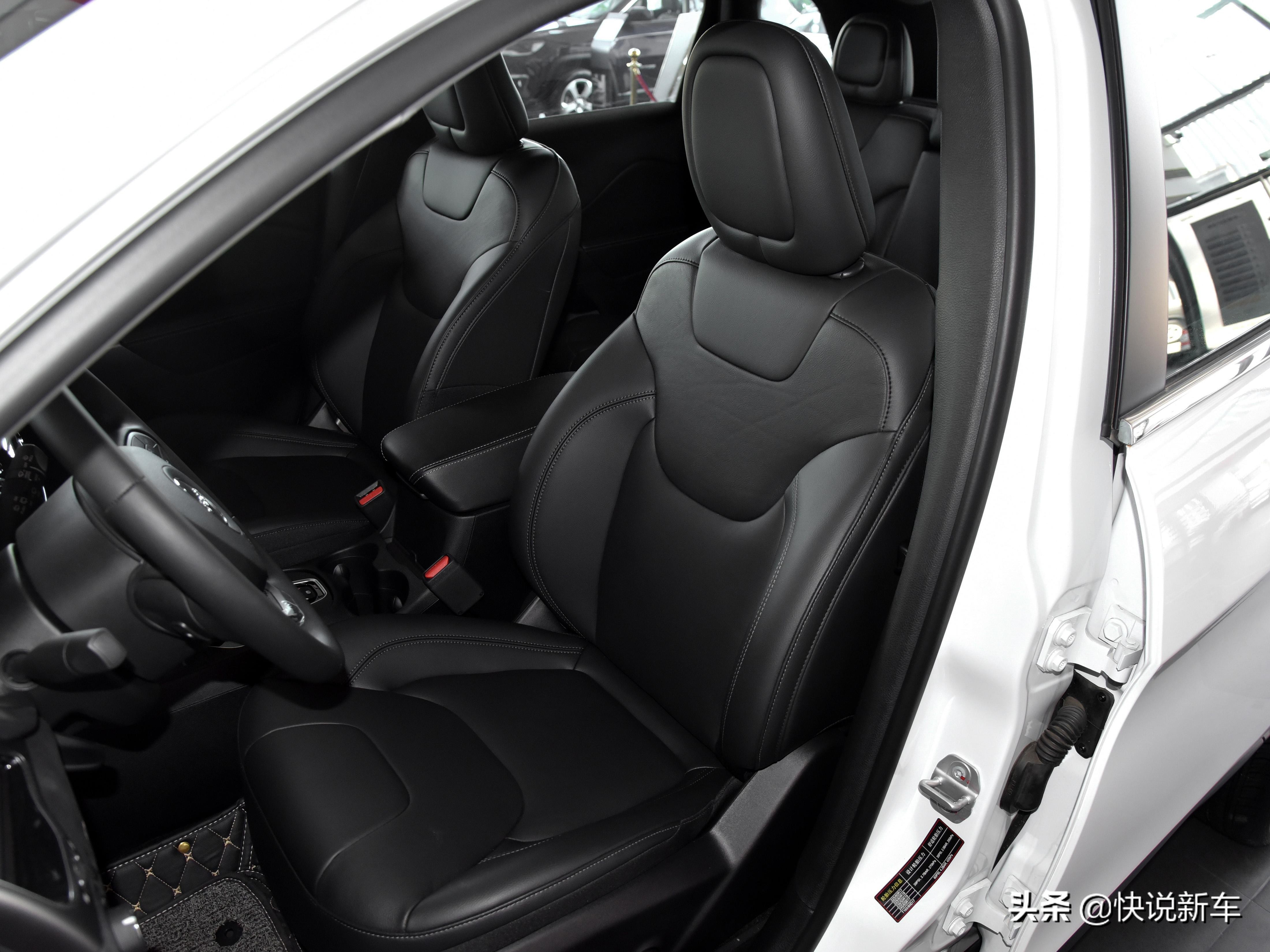 最好的2.5自吸suvjeep自由光,30万级别suv就选jeep自由光