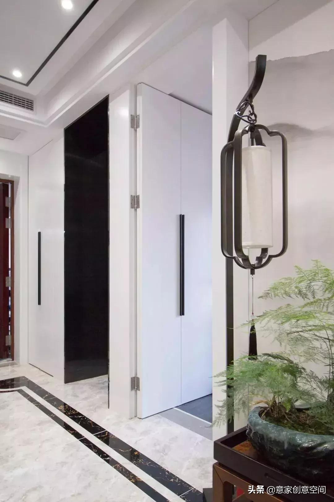 电视墙挖个洞，电视柜就不用买了，这套新中式三居室太好看了！