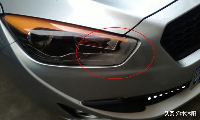 车灯里面的水汽怎么处理,汽车车灯里面有水该怎么解决