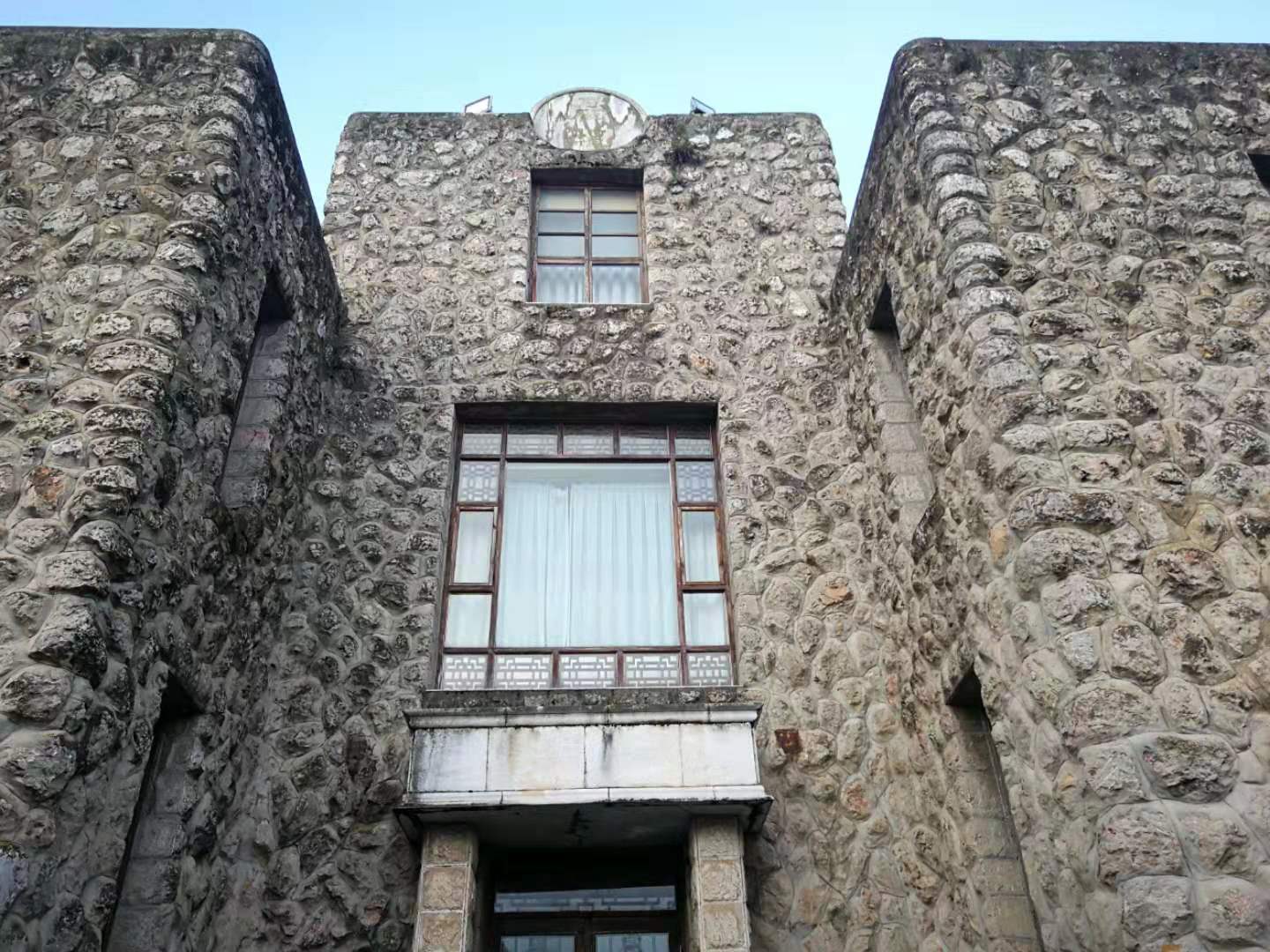 庾澄庆滇池,滇池边西山下神秘别墅