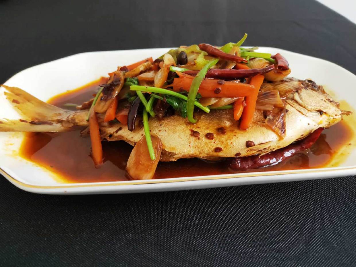 红烧金鲳鱼怎样做最好吃,红烧金鲳鱼怎么做才好吃