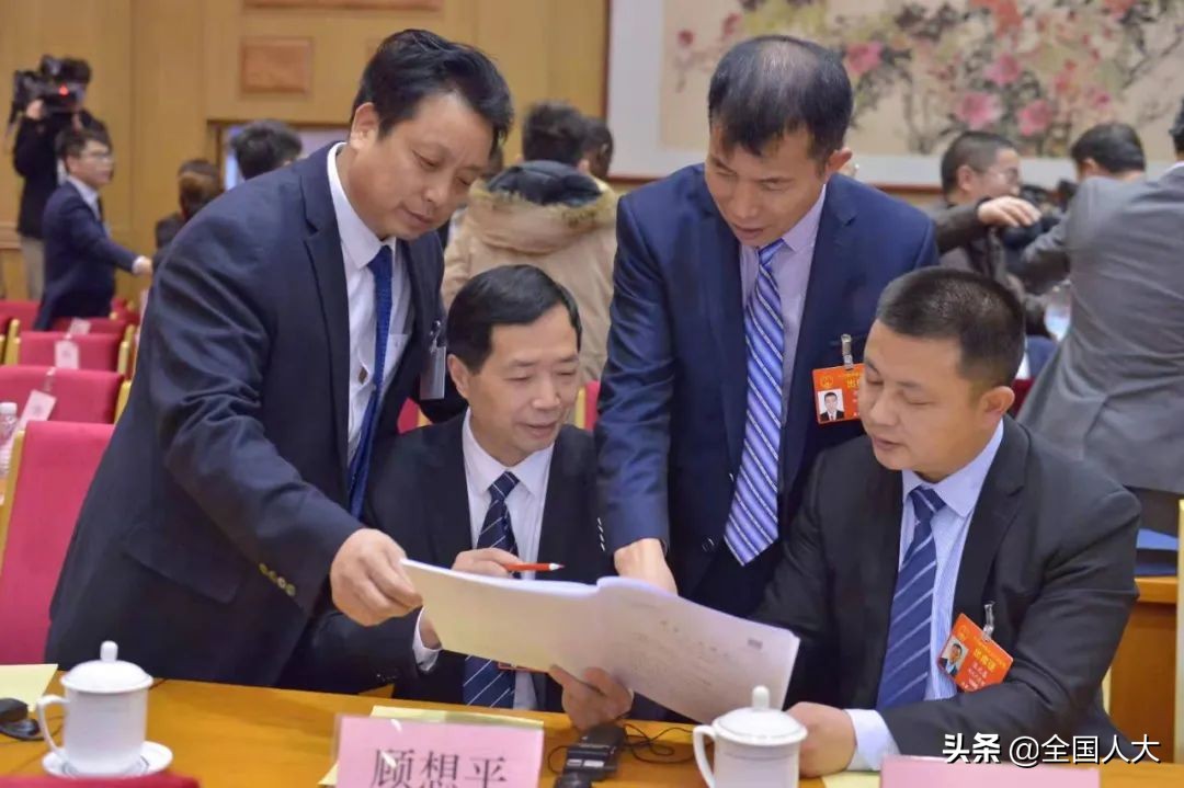 胡五清：初心不忘感*党**恩奋斗不负新时代