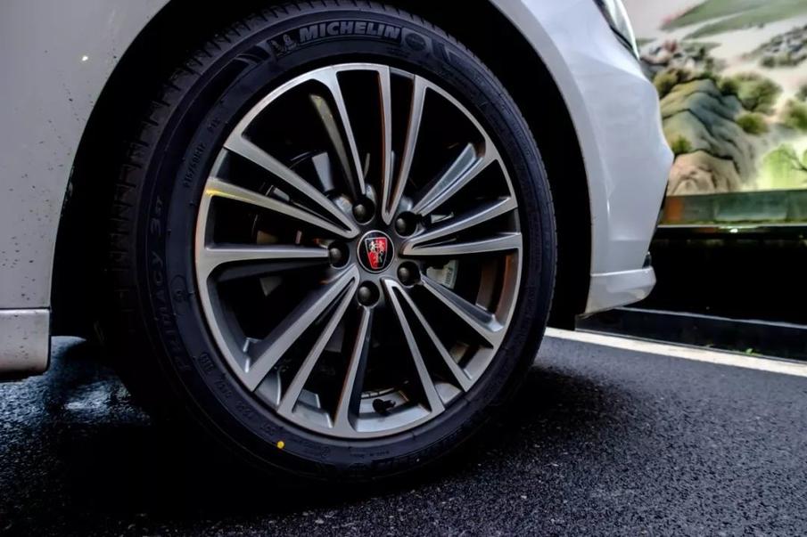 操控有惊喜试荣威i6plus,荣威i6这辆车怎么样