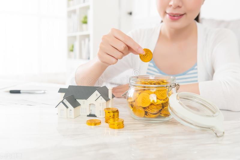 婚姻里,为什么女人总是喜欢管钱?多半是这三个原因