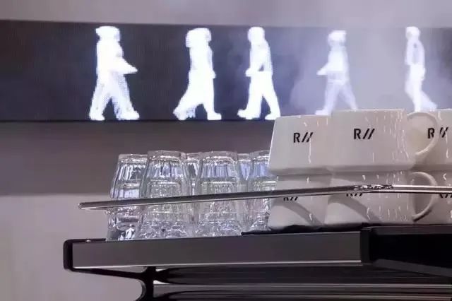 地素razzle深圳男装,地素时尚入股运动潮牌