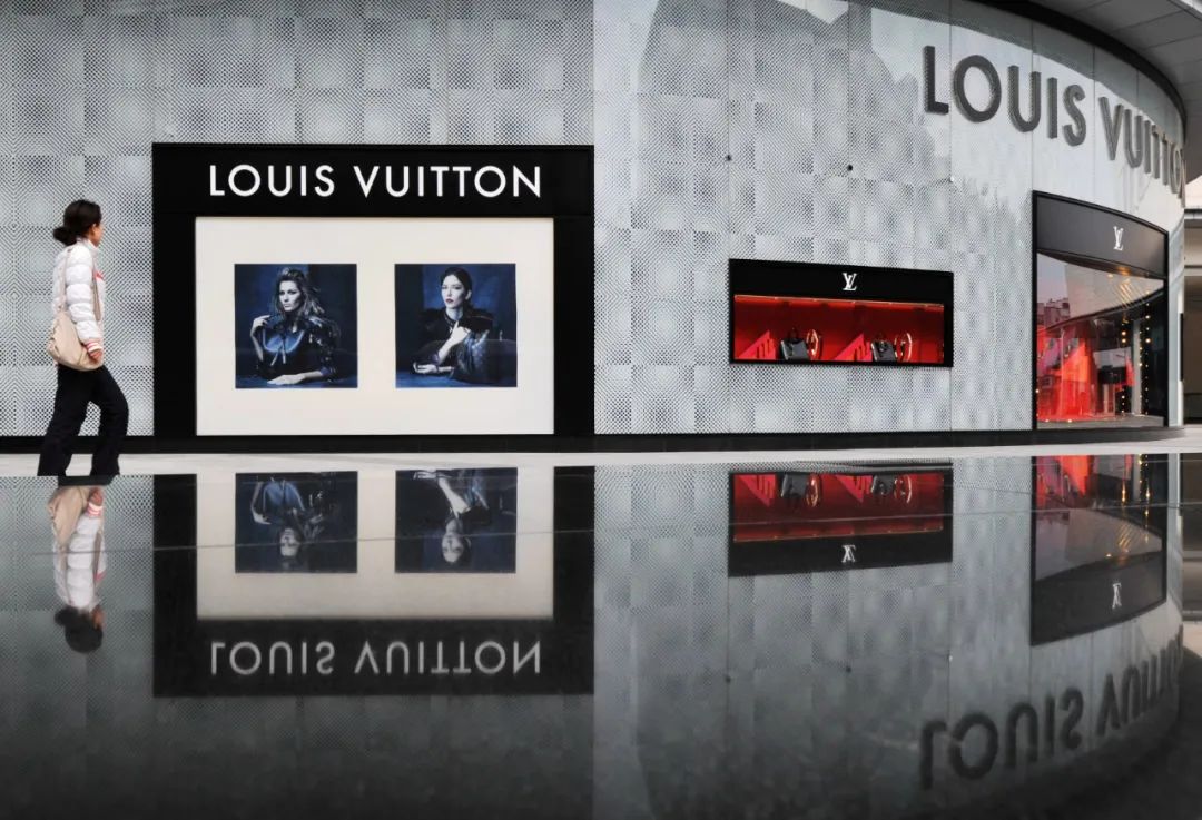 免税店买的东西到机场哪里取,免税店出港在哪里提货