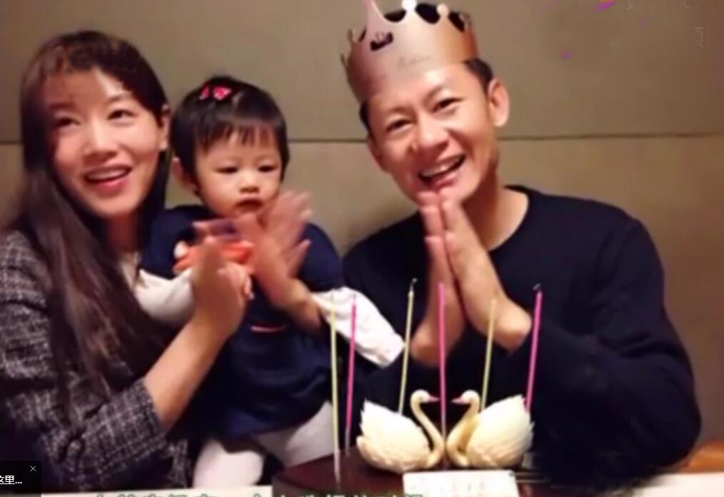 演员李健简历及妻子是谁,影视演员李健小时候的照片