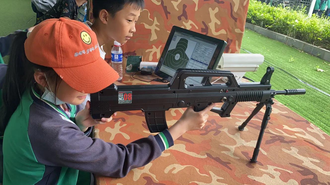 岳阳华夏双语学校明志学堂,岳阳市国防教育