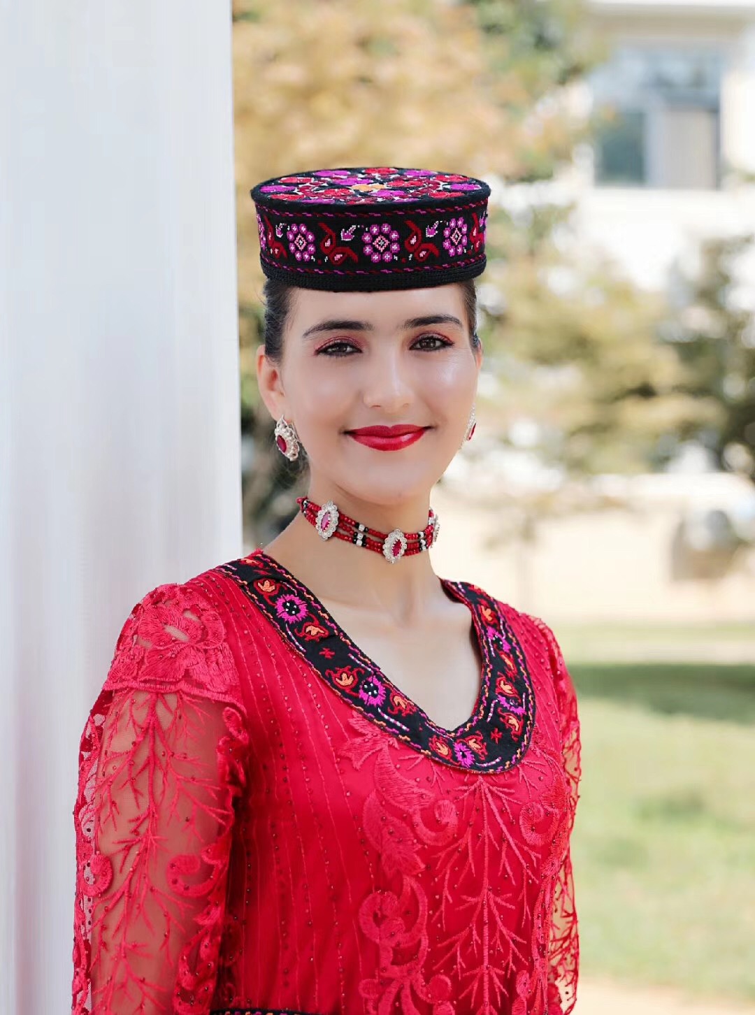 少数民族美女风景图,少数民族美女唯美图片