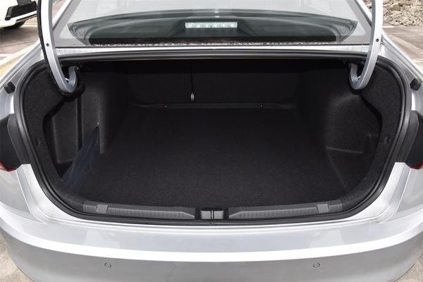 卡罗拉和宝来底盘对比,大众宝来1.5l和卡罗拉