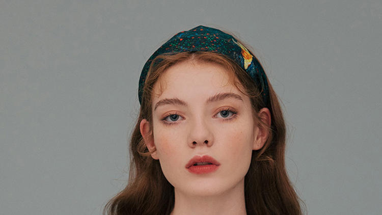 气质女神发型发带怎么扎,发带应该怎么戴才好看