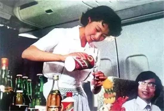 为什么空姐都长得漂亮,空姐为什么一定要长得漂亮