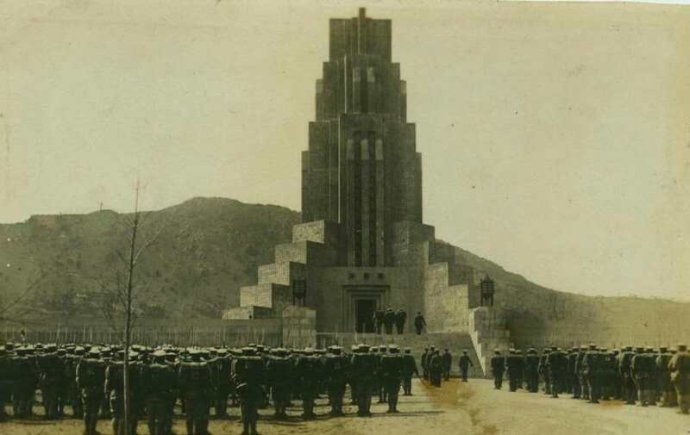 大连劳动公园大足球还在吗,劳动公园大足球叫什么