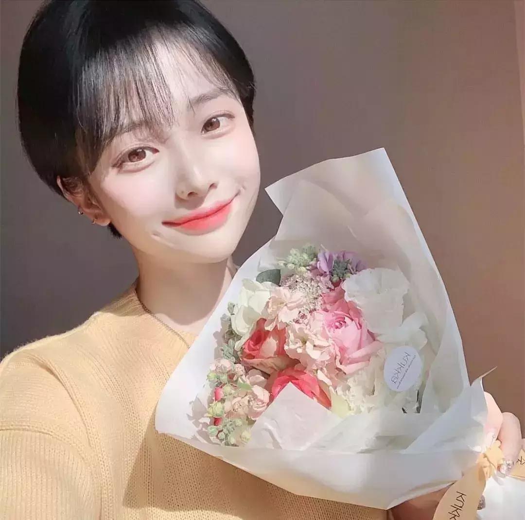 短发卷发怎么打理好看,不用打理又好看的短发