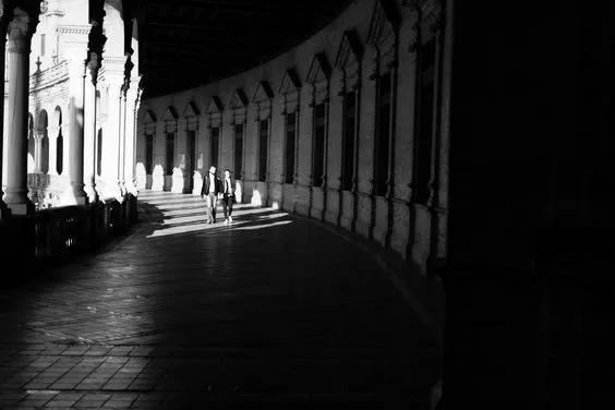 用一本小说讲透时间的秘密,生存的意义,这位作家的格局不止于此