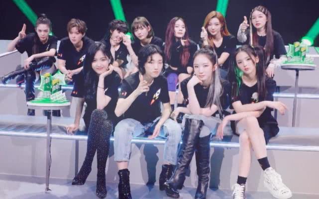 吴宣仪101制服完整版,杨超越创造101制服照