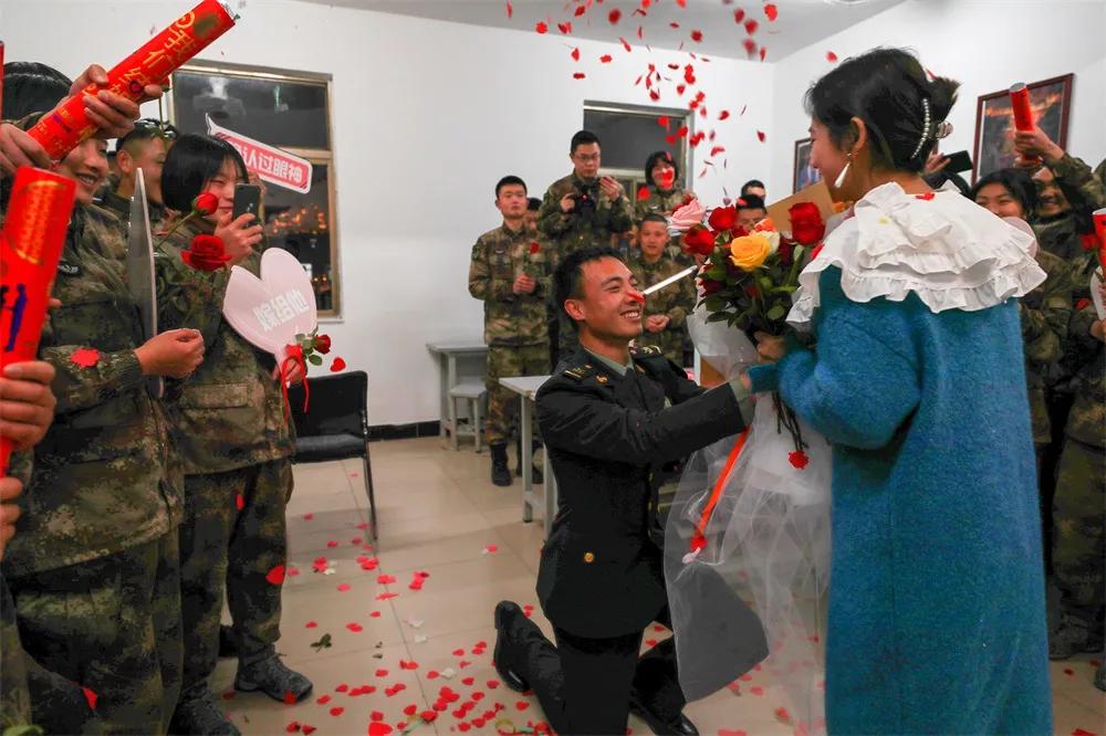 一款浪漫的求婚视频,最浪漫的一场求婚现场